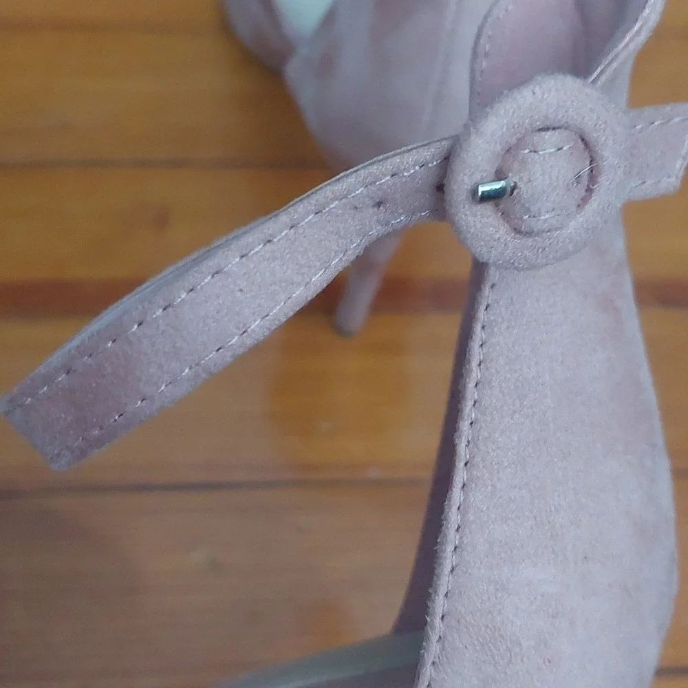 Never worn Forever 21 heels‎ size 10 blush